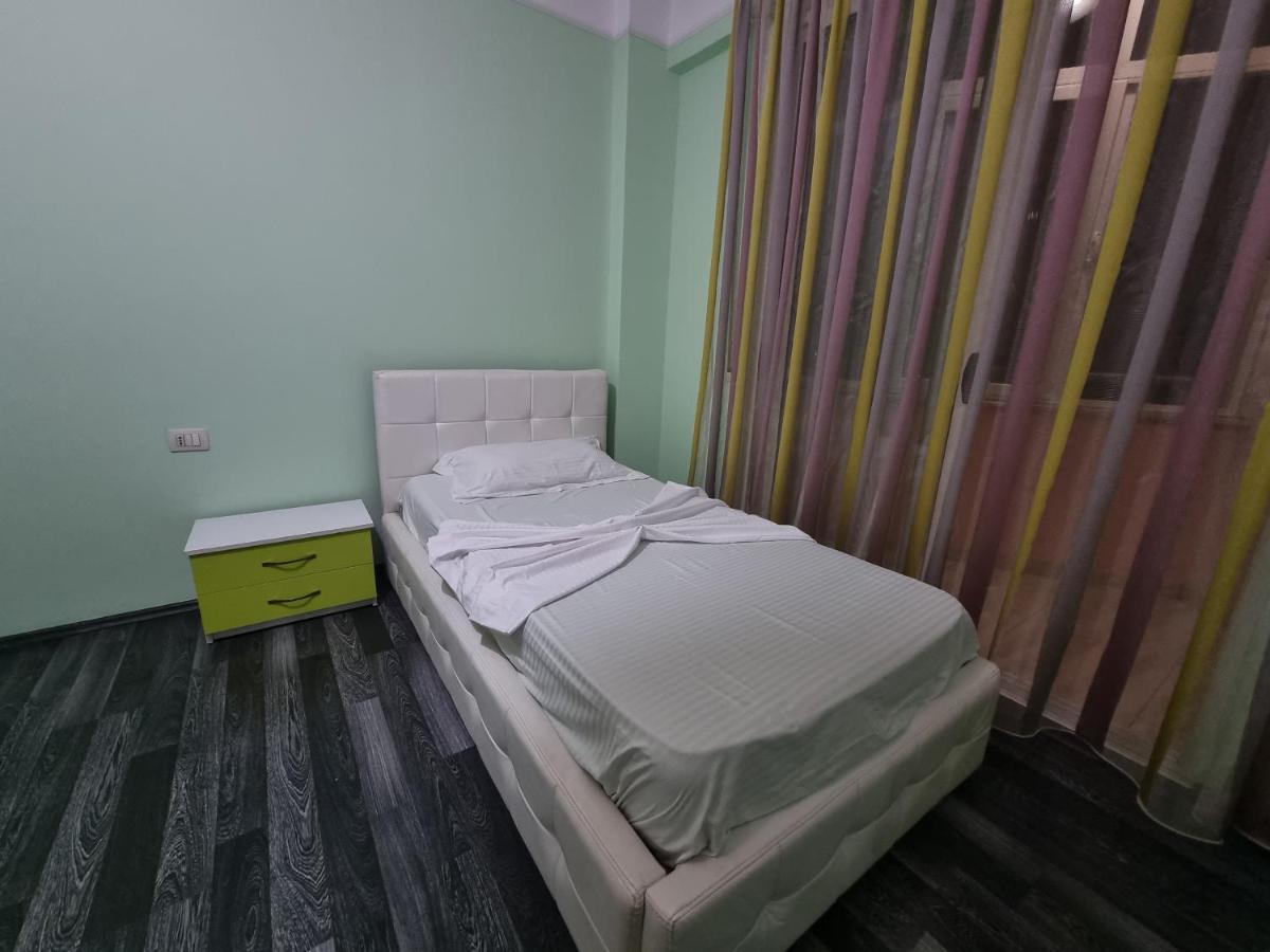 Moonshine Apartament Tirana Kültér fotó