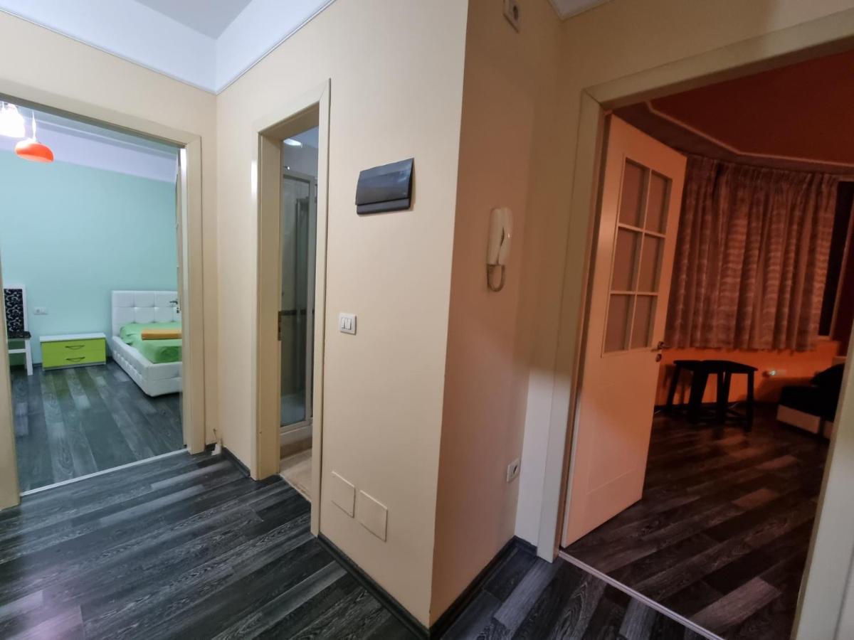 Moonshine Apartament Tirana Kültér fotó