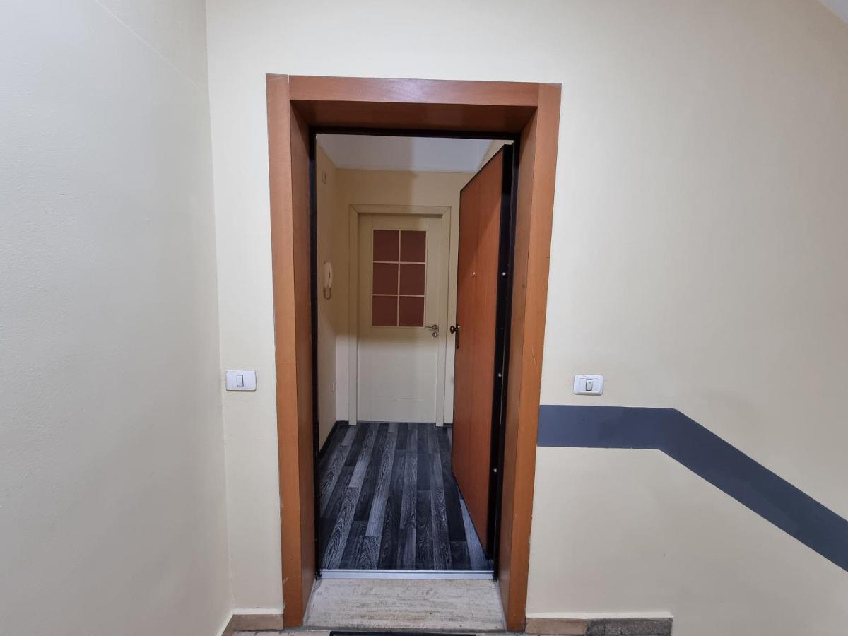 Moonshine Apartament Tirana Kültér fotó